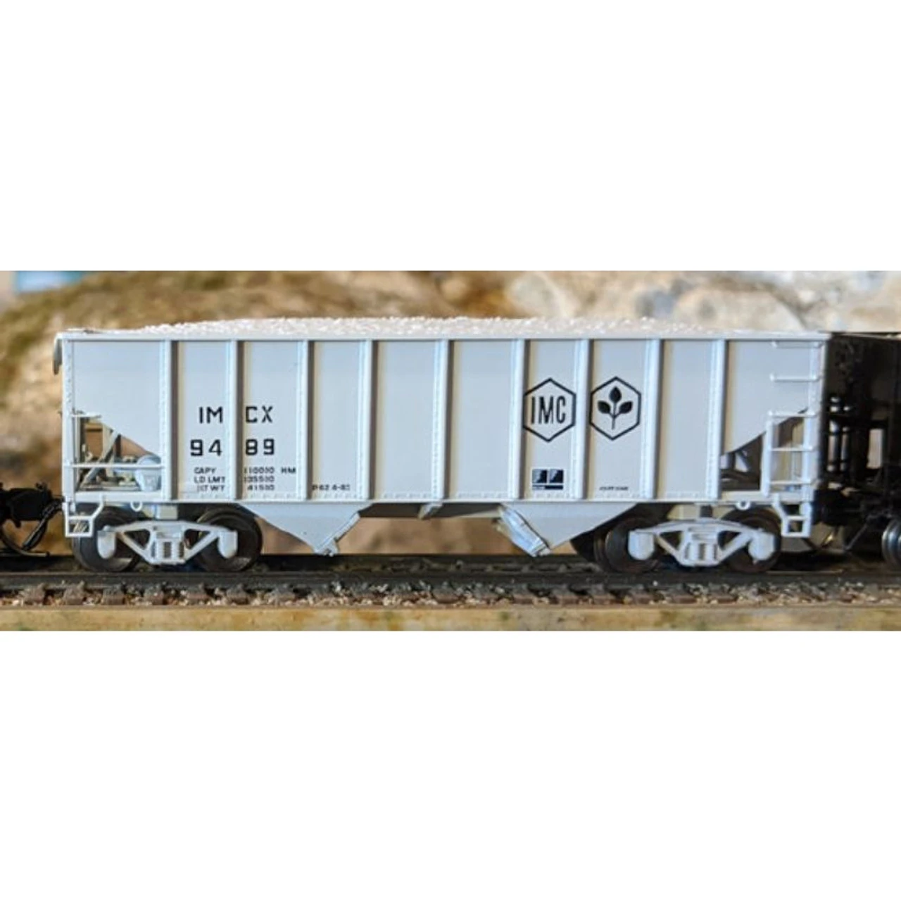 Bluford Shops 65254 - 8 Panel 2-Bay Hopper IMCX 9404 - N Scale 1 Bluford Shops 65254 - 8 Panel 2-Bay Hopper IMCX 9404 - N Scale