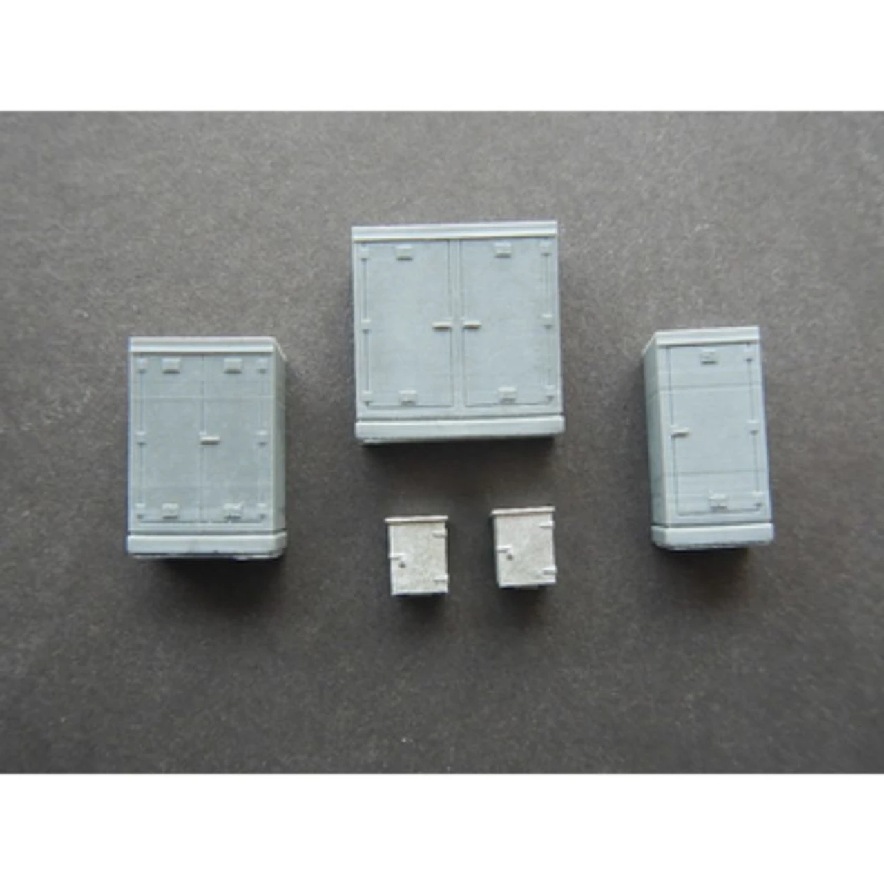 Showcase Miniatures 2198 - Trackside Cabinets - HO Scale Kit 1 Showcase Miniatures 2198 - Trackside Cabinets - HO Scale Kit