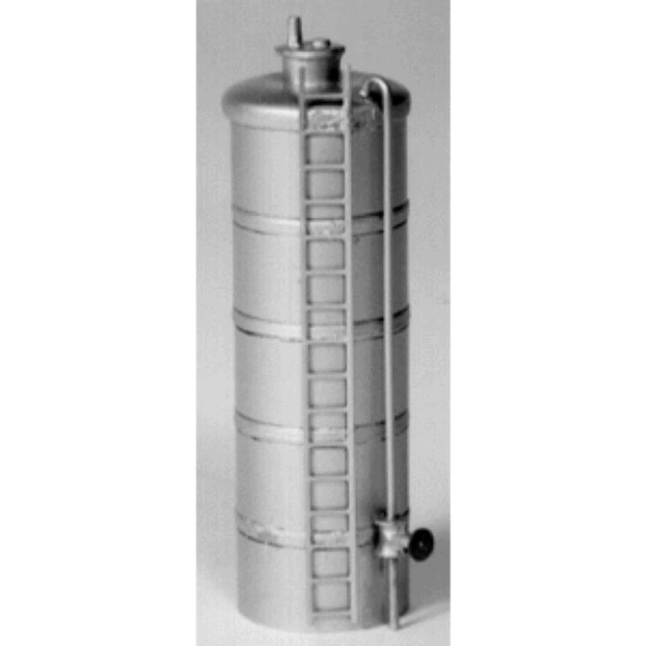 Stewart Products 219 - Vertical Oil Storage Tank - HO Scale Kit 1 Stewart Products 219 - Vertical Oil Storage Tank - HO Scale Kit