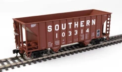 Walthers Mainline 910-56621 - 34' 100-Ton 2-Bay Hopper Southern (SOU) 103314 - HO Scale