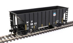 Walthers Mainline 910-56631 - 34' 100-Ton 2-Bay Hopper Union Pacific (WP) 10951 - HO Scale
